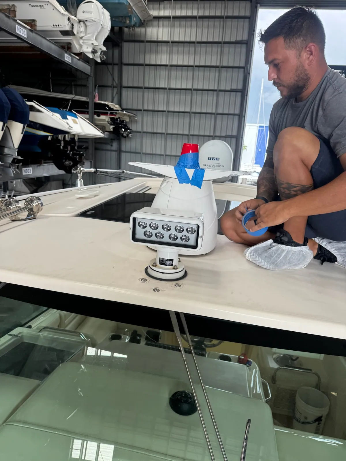Installing a spotlight on a hardtop